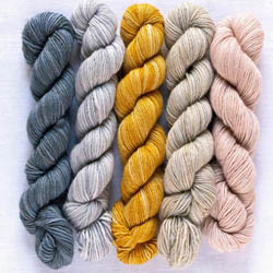 Manos del Uruguay Fino Minis Strickset für Schal & Loop handgefärbt Ursula