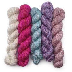 Manos del Uruguay Fino Minis Strickset für Schal & Loop handgefärbt Henrietta 1