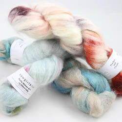 Cowgirl Blues Fluffy Mohair Gradient 100g Teint à la main