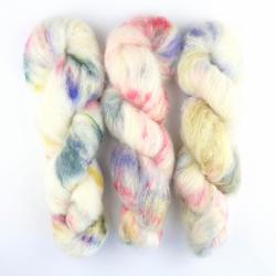 Cowgirl Blues Fluffy Mohair Gradient 100g Teint à la main Tambourine Man