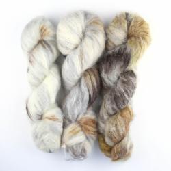 Cowgirl Blues Fluffy Mohair Gradient 100g Teint à la main Writing in the Sand