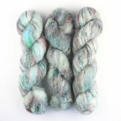 Cowgirl Blues Fluffy Mohair Gradient 100g Teint à la main Karma Chameleon