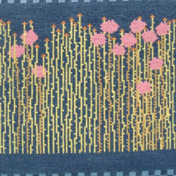 Fru Zippe Kissen Englisches Gras 74-P5 und 74-P29 Blauer Hintergrund 