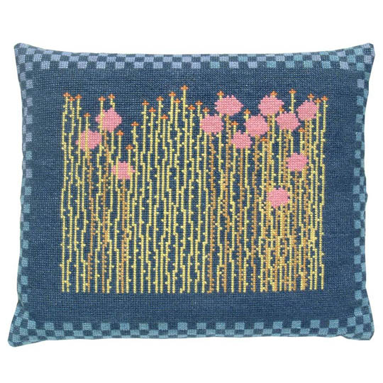 Fru Zippe Kissen Englisches Gras 74-P5 und 74-P29 Blauer Hintergrund 