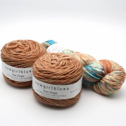 Cowgirl Blues Aran Single Garnpaket 300G Camel & Shorebreak Sunset
