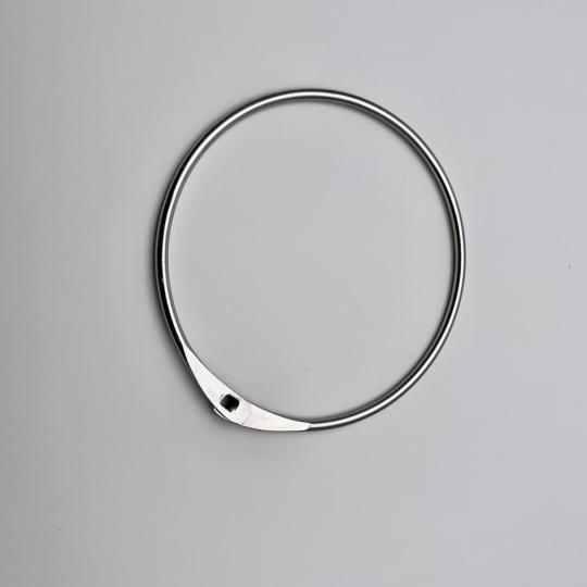 Metal ring til præsentation af mini nøgler