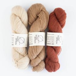 Nomadnoos Dry Desert Camel 2-ply LIGHT fingering handgesponnen