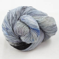 Cowgirl Blues Merino Single Lace Farbverlauf Auslauffarben handgefärbt Moody Blues
