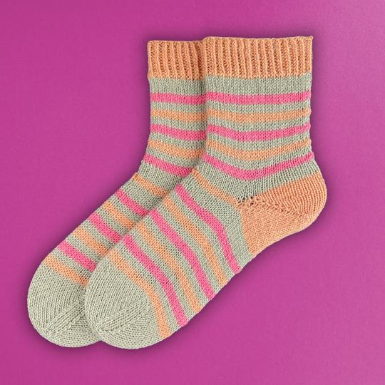 Kremke Soul Wool Strickset Sparkling Stripes Poppy Socks deutsch
