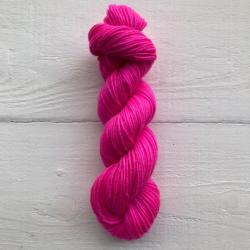 Manos del Uruguay Silk Blend uni handgefärbt Shocking Manos del Uruguay Silk Blend uni handgefärbt Shocking