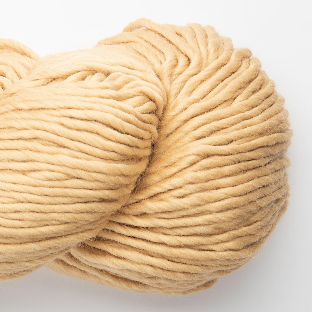 Yana FINE Highland Wool 200g Sale Farben