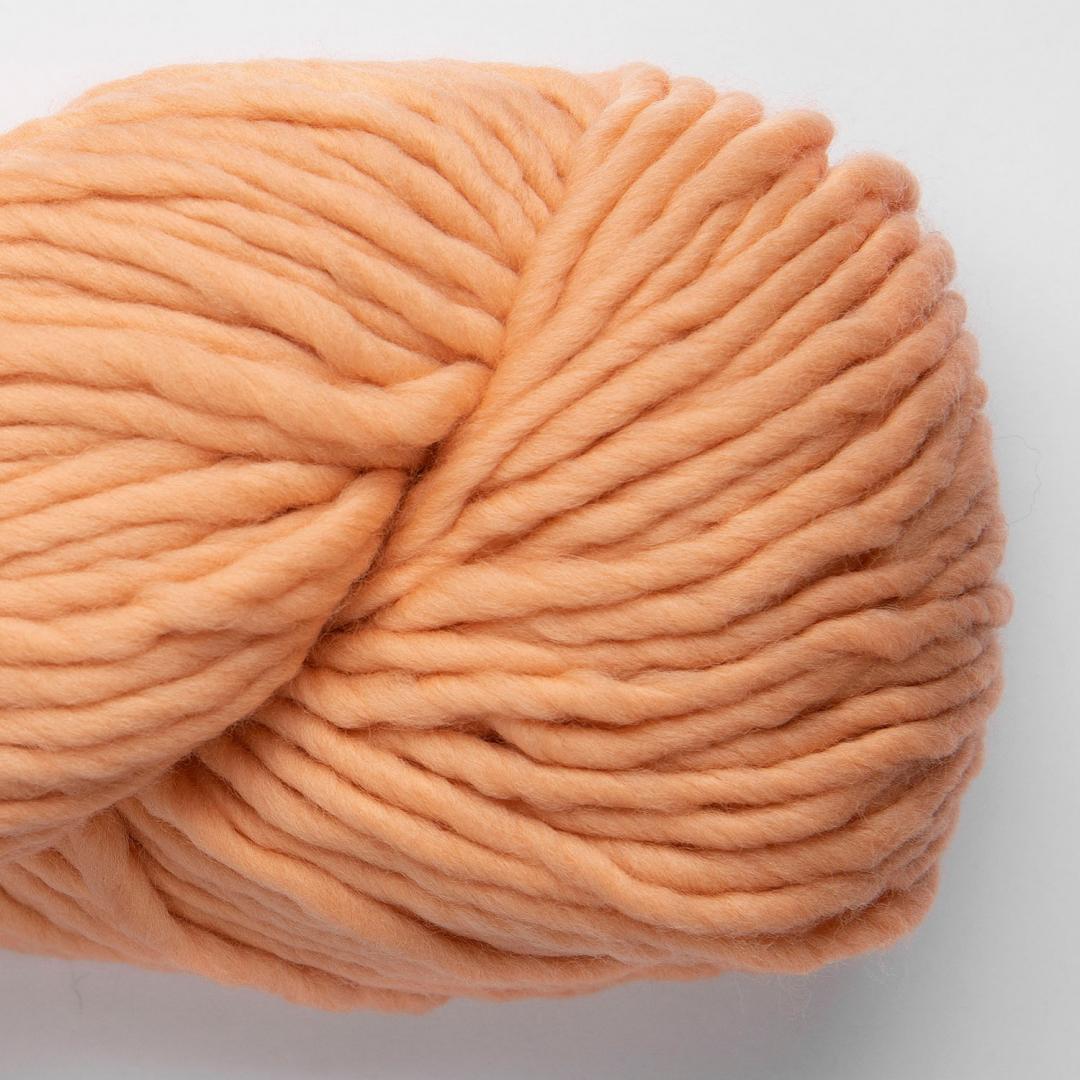 Yana FINE Highland Wool 200g Sale Farben