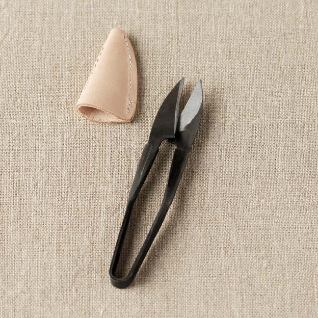 Yarn snip with leather cover